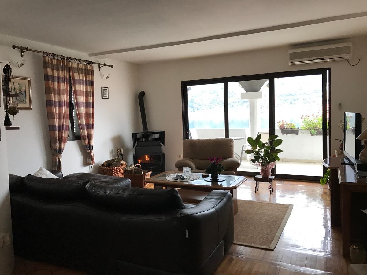 Apartment Jovana Kotor Eksteriør bilde